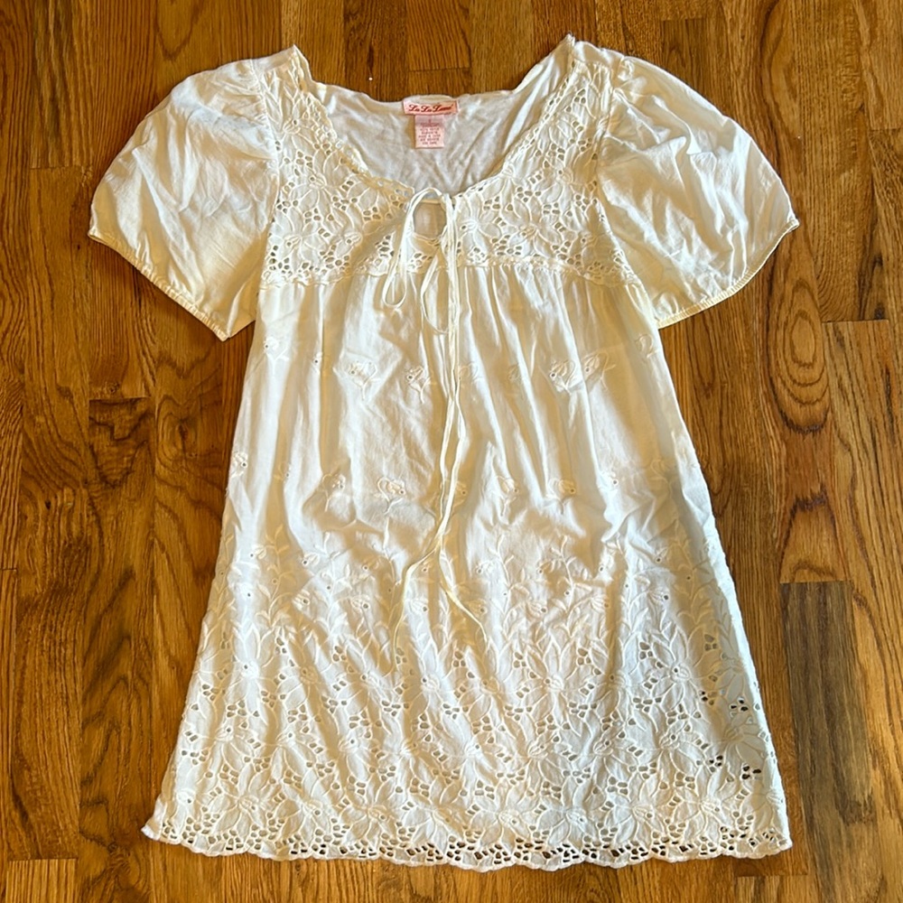 Lulu Lame white eyelet top